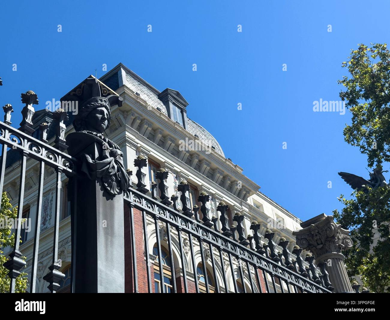 Il Ministerio de Agricultura, Pesca y Alimentación (Ministero dell'Agricoltura, della Pesca e dell'Alimentazione), il Palacio de Fomento, Paseo de la Infanta Isabel, - Immagine stock catturata con smartphone