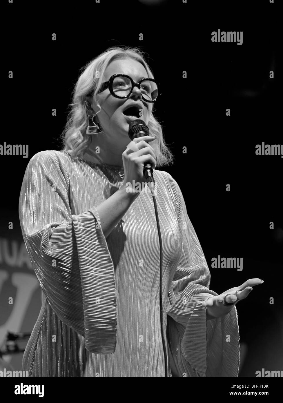 Ospite speciale Kate Kortum canta con la Jazz at Lincoln Center Orchestra al 69° Monterey Jazz Festival nel 2026 Foto Stock