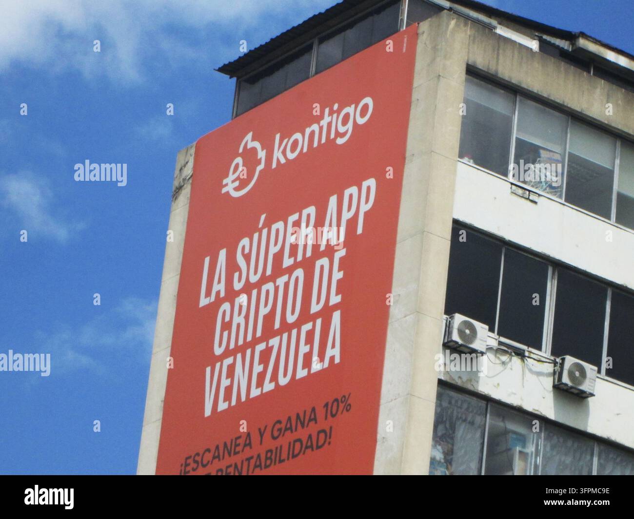 Kontigo è un'applicazione finanziaria e un portafoglio decentralizzato. ILLUSTRATIVO EDITORIALE, EDITORIALE, CARACAS, VENEZUELA. 23 agosto 2026. Foto Stock