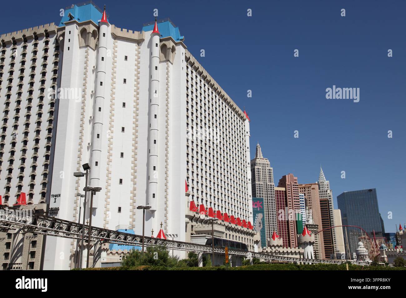 Las Vegas, nel deserto del Mojave del Nevada, è una città di resort famosa per la sua vivace vita notturna, centrata su casinò aperti 24 ore su 24. Foto Stock