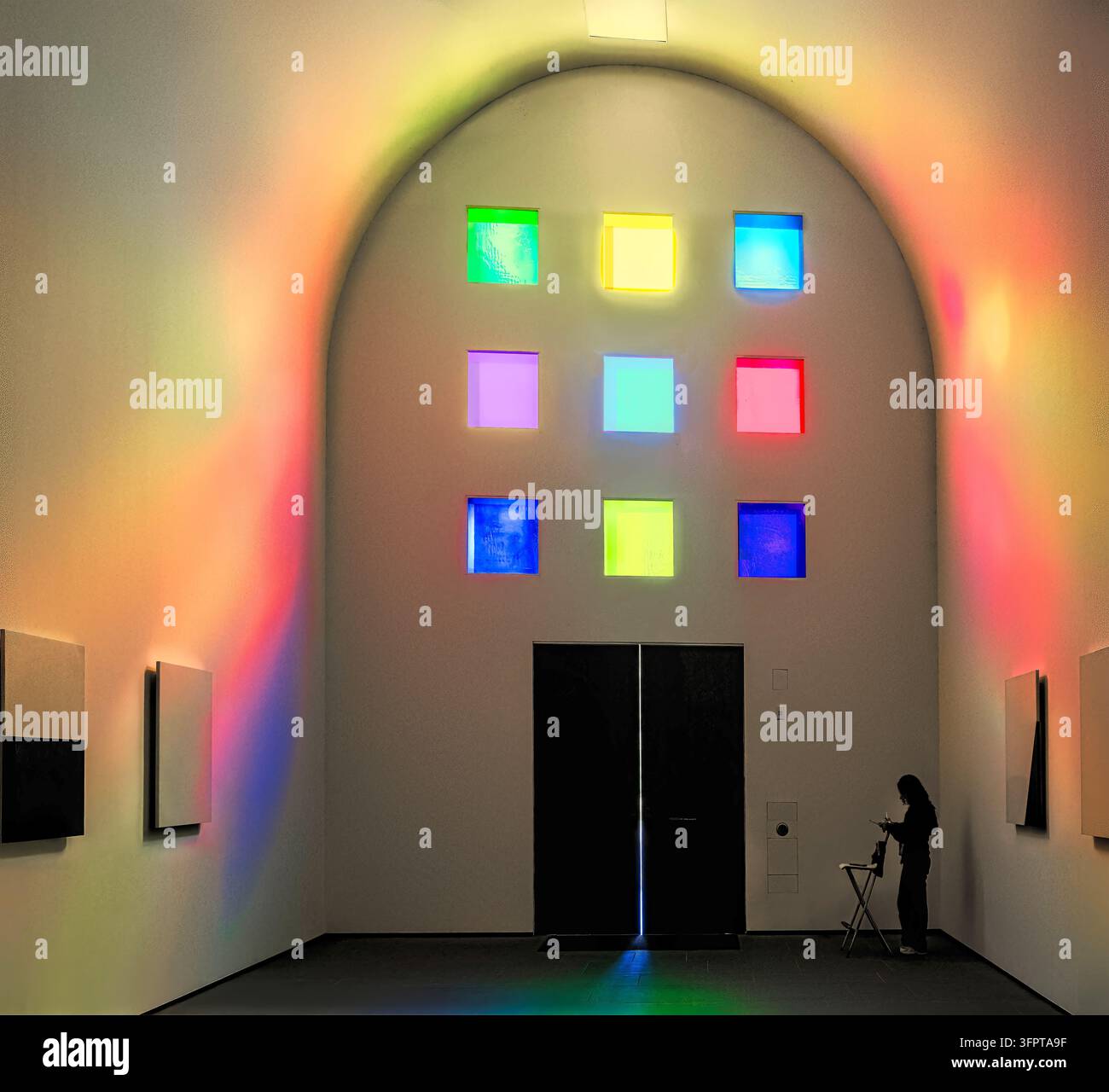 Austin, Texas – 11 settembre 2026: Ingresso di Austin, un edificio in pietra secolare e un'installazione artistica immersiva progettata dall'artista Ellsworth Kelly a Foto Stock