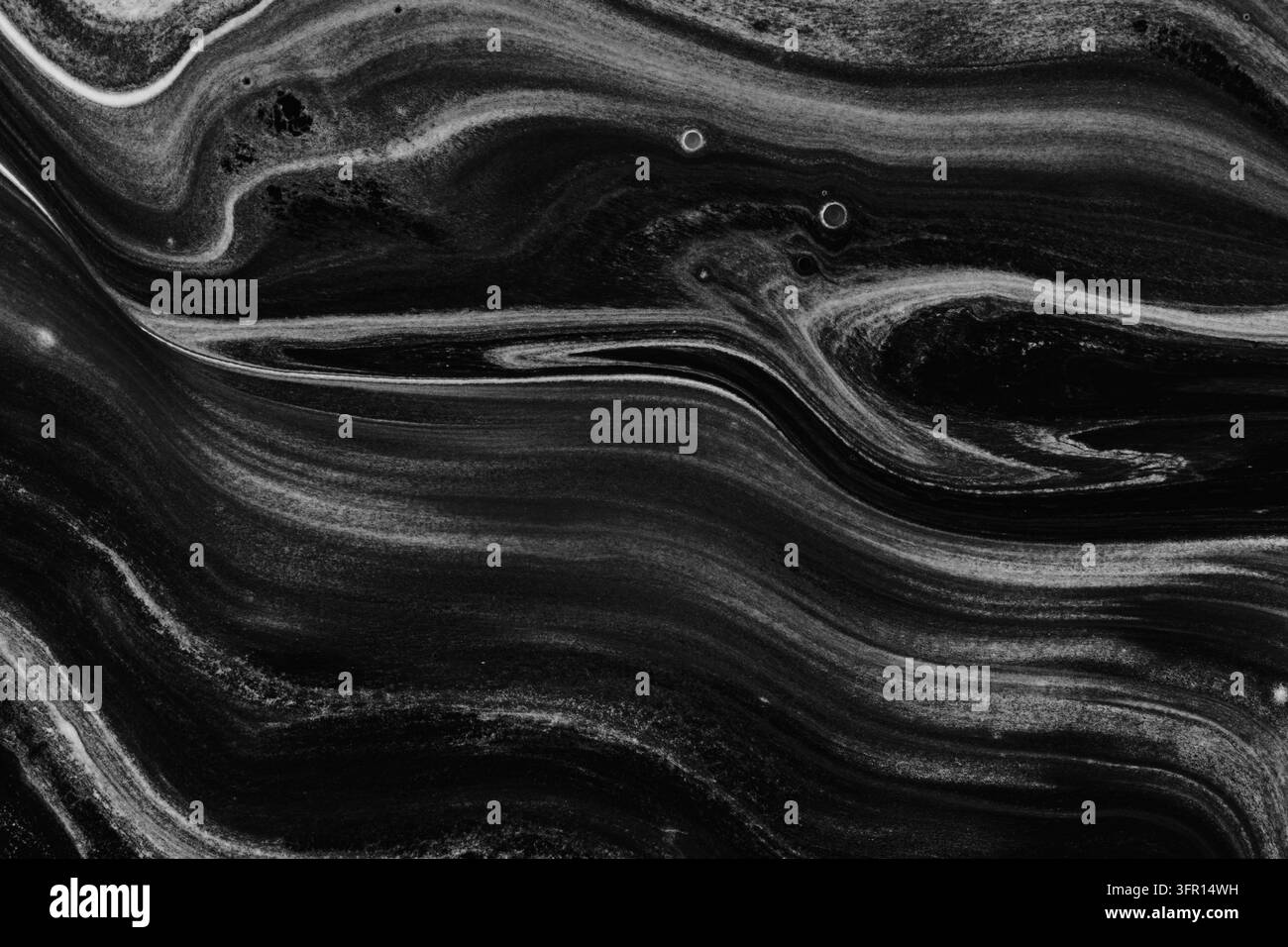 Arte fluida astratta monocromatica con onde di marmo nero e bianco eleganti e curve liquide Foto Stock