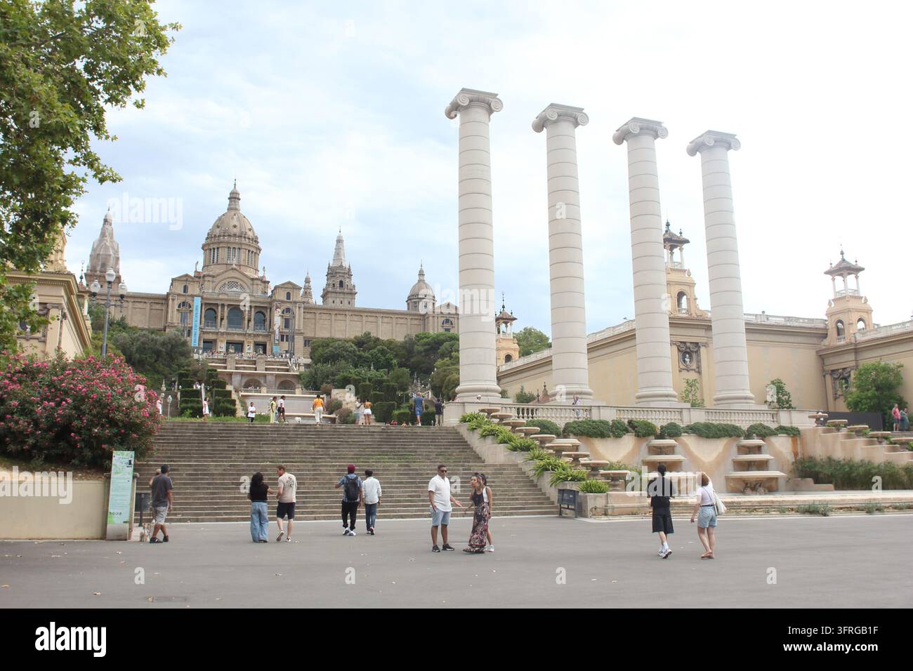 Montjuïc è una collina di Barcellona, che si innalza a 177 metri sul livello del mare, che ospita un quartiere omonimo all'interno del distretto di Sants-Montjuïc Foto Stock