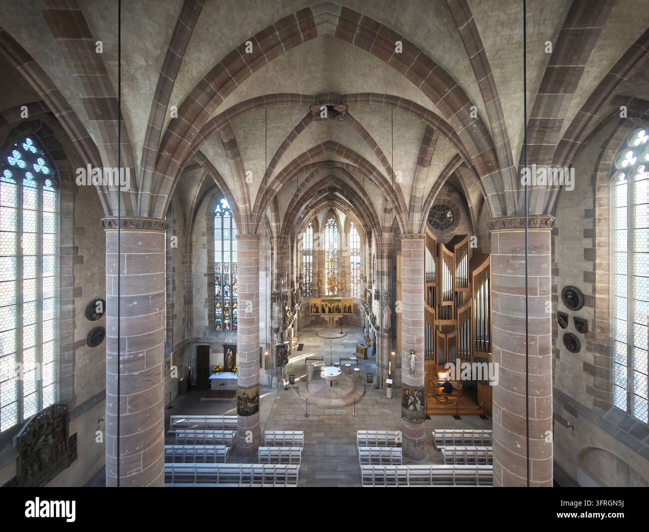 Interno verso est dalla galleria imperiale - Immagine stock catturata con smartphone