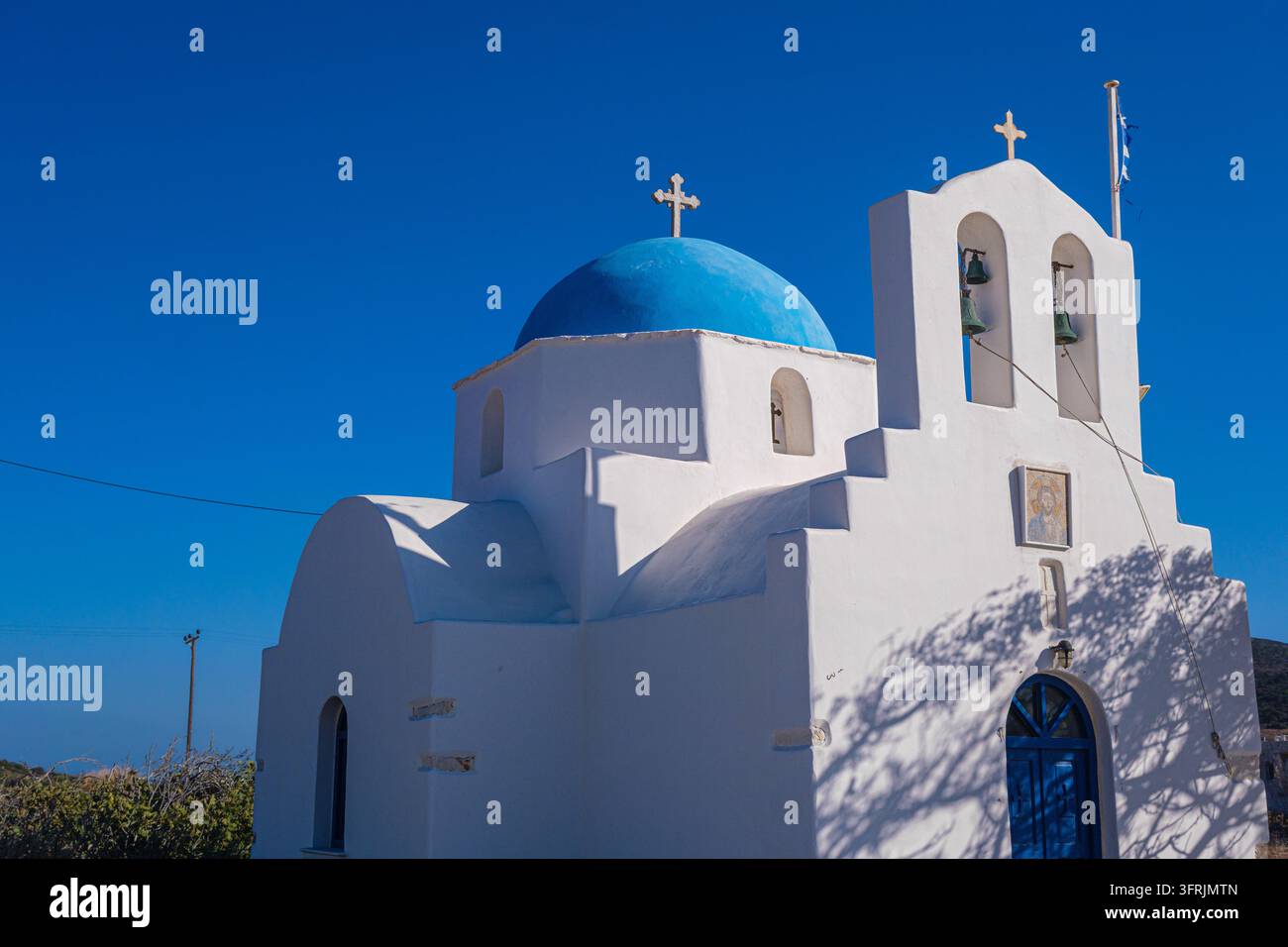 Chiesa Christós Kámpo ad Antiparos con cupola blu e campanile, Antiparos, GR Foto Stock