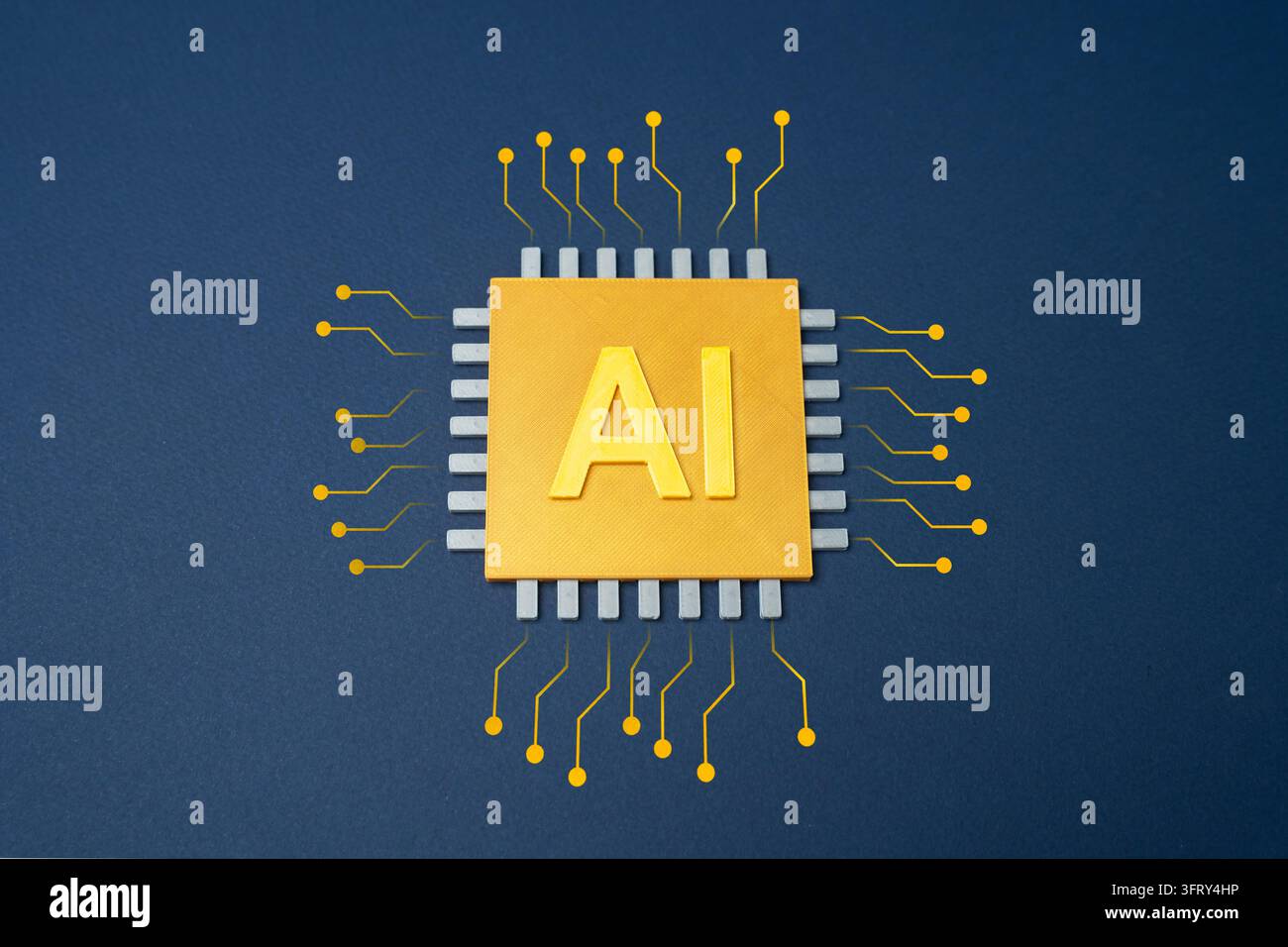 Microchip Golden AI, alta tecnologia nel campo dell'IA. Chip di intelligenza artificiale avanzati alimentano l'apprendimento automatico, l'elaborazione dei dati e l'automazione Foto Stock