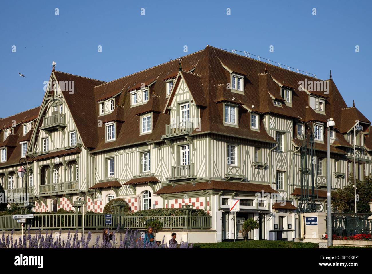 Francia, Normandia, Calvados, Côte Fleurie, Deauville, Boulevard Cornuché, Hotel Barrière Le Normandy Deauville Foto Stock