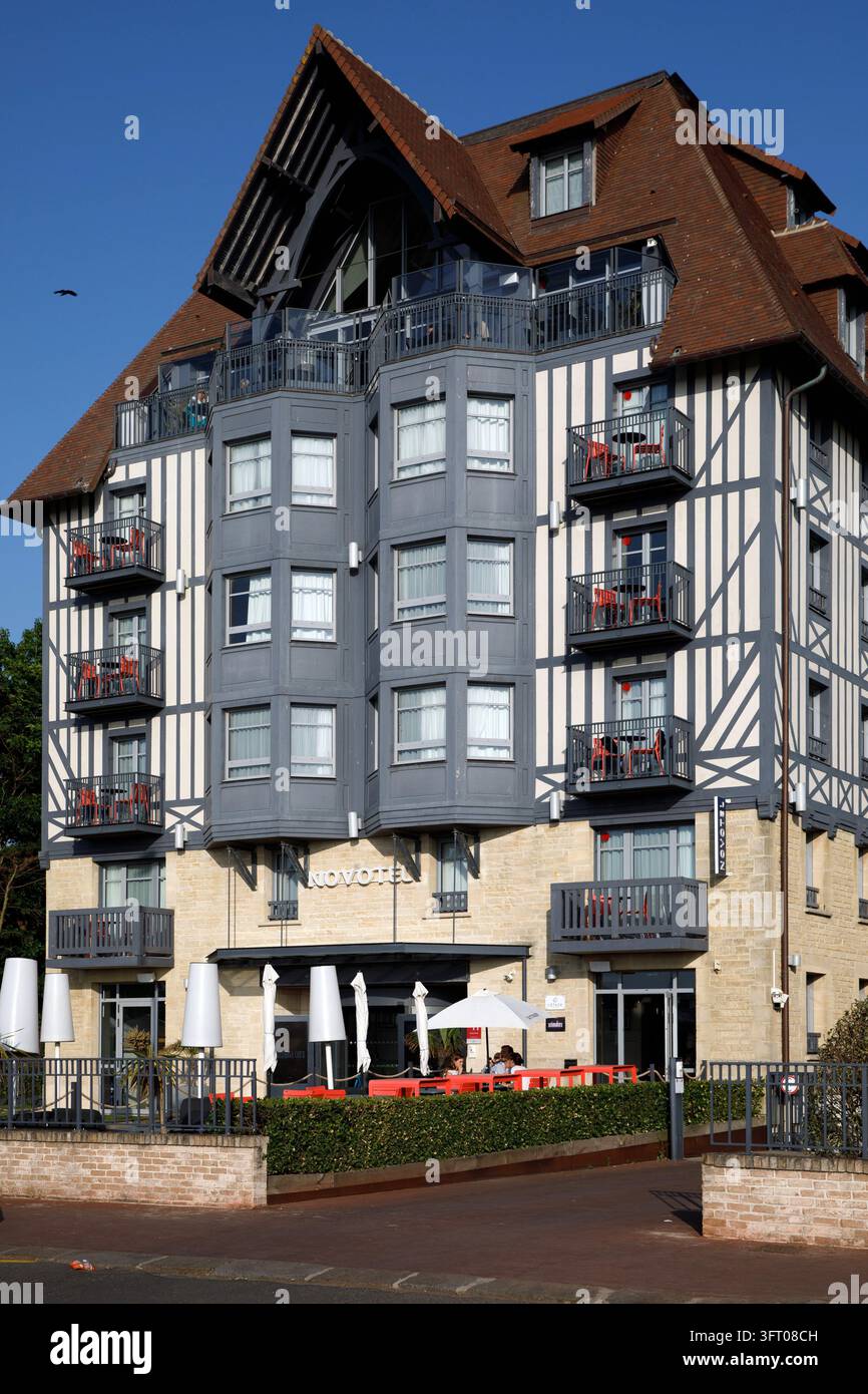 Francia, Normandia, Calvados, Côte Fleurie, Deauville, Boulevard Cornuché Foto Stock