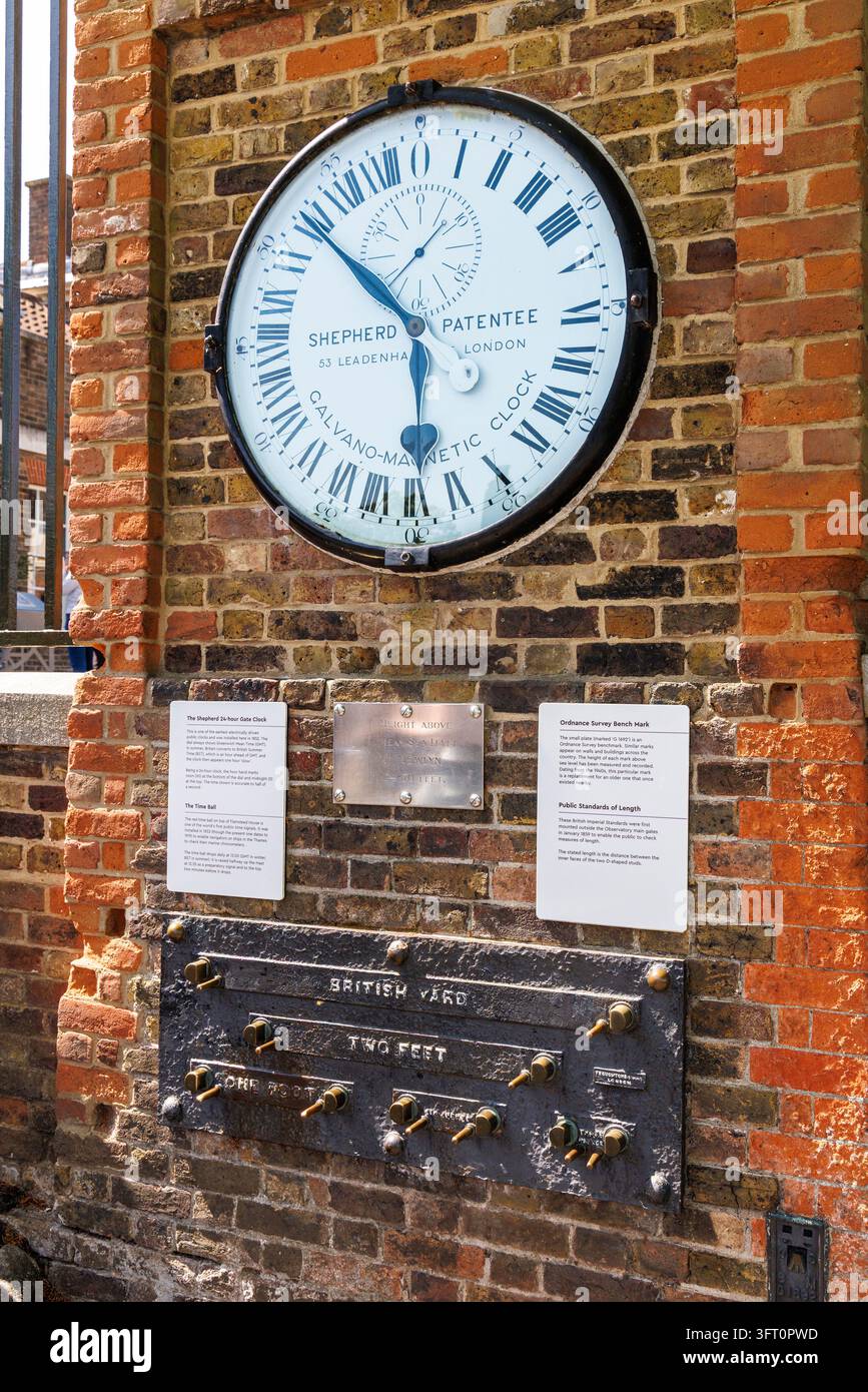 L'orologio Shepherd Gate, Greenwich Park, Londra, Inghilterra, Regno Unito Foto Stock
