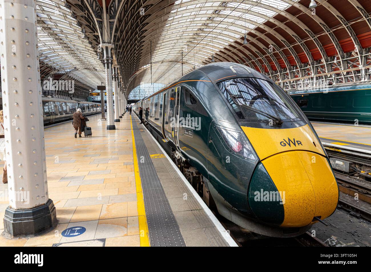Treno Intercity Express (IET) "Christopher Dando" di Great Western Railways (GWR) alla Stazione di Paddington, Londra, Inghilterra UK Foto Stock