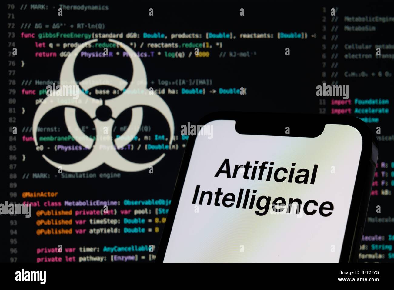 Testo sull'intelligenza artificiale sullo schermo bianco di uno smartphone con simbolo di pericolo biologico sullo sfondo Foto Stock