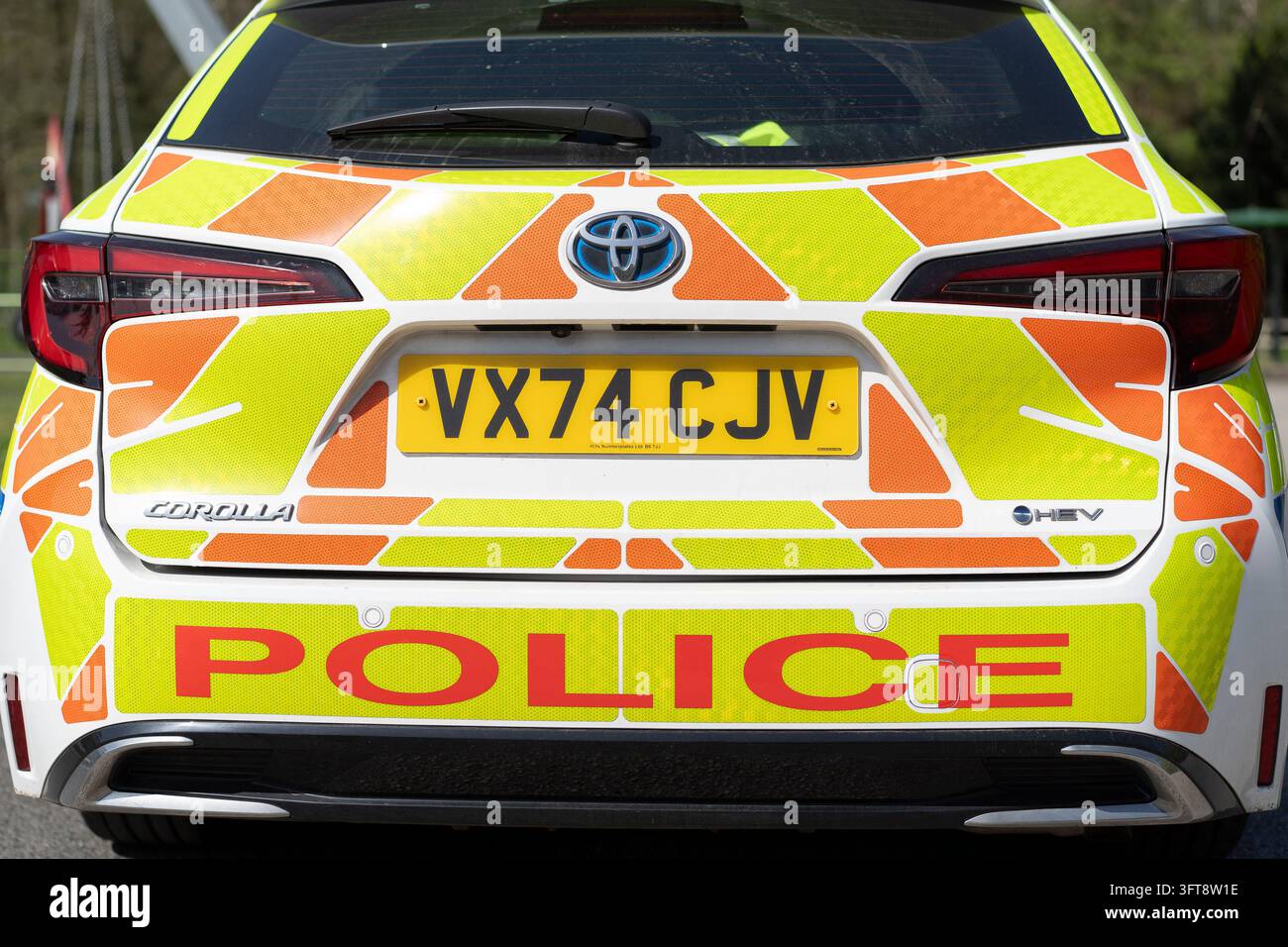 Vista posteriore di un'auto della polizia britannica. Foto Stock