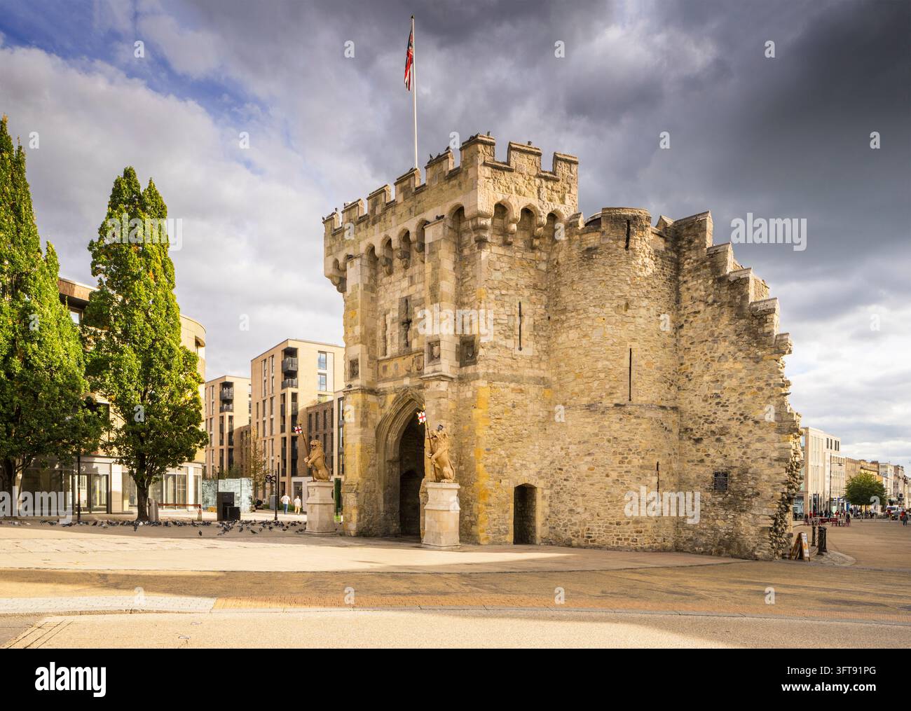 SOUTHAMPTON UK. Il Bargate è la porta medievale di Southampton. Risale al 1180. Foto Stock