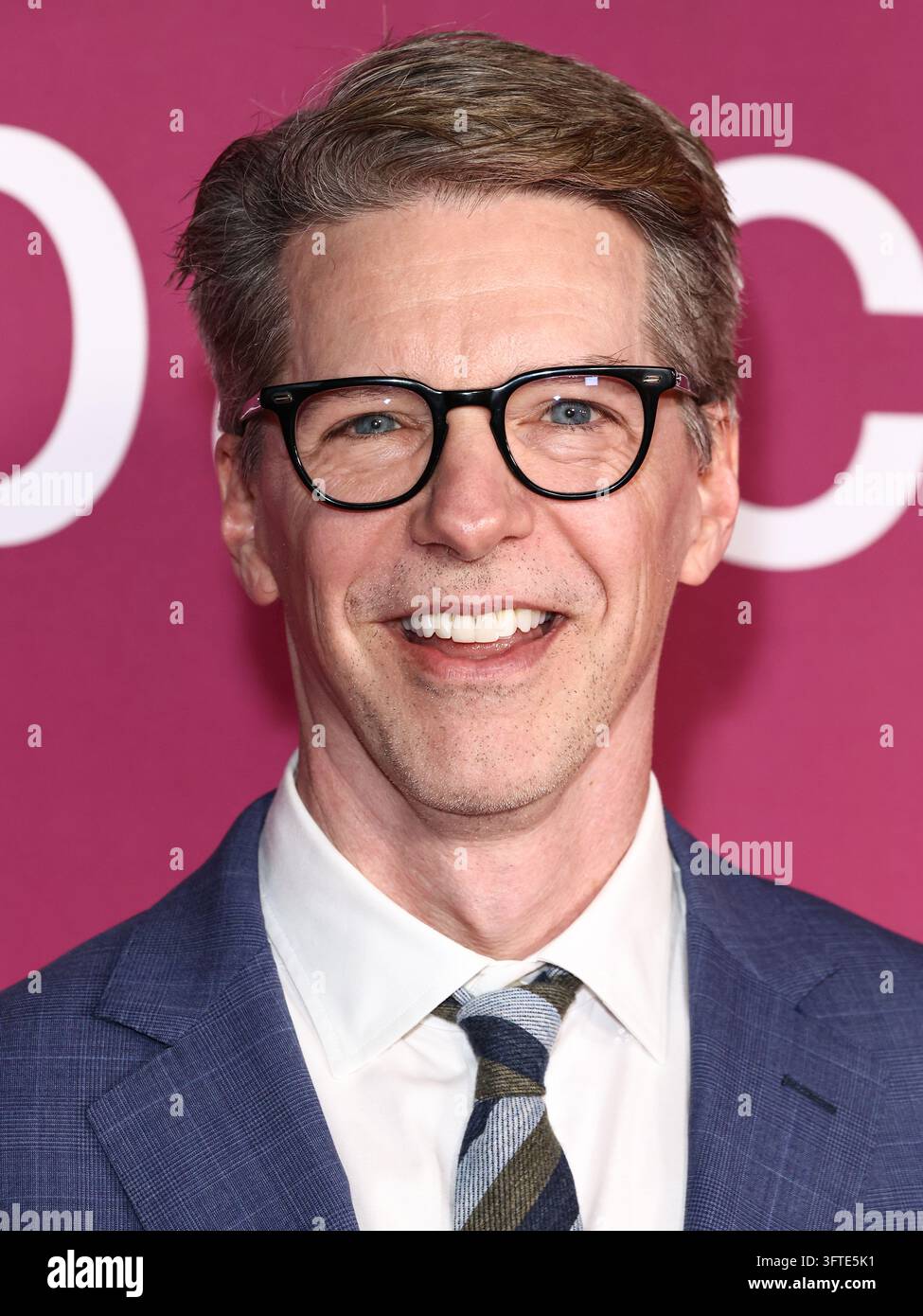 Hollywood, Stati Uniti. 14 ottobre 2026. HOLLYWOOD, LOS ANGELES, CALIFORNIA, USA - 14 OTTOBRE: Sean Hayes arriva al 4° Annual Rare Impact Fund Benefit 2026: Una Notte di Radianza e Riflessione - Selena Gomez conduce il Quarto Annuale Rare Impact Fund Benefit a sostegno della salute mentale dei giovani tenuto al Hollywood Palladium il 14 ottobre 2026 a Hollywood, Los Angeles, California, Stati Uniti. (Foto di Xavier Collin/Image Press Agency) Credit: Image Press Agency/Alamy Live News Foto Stock