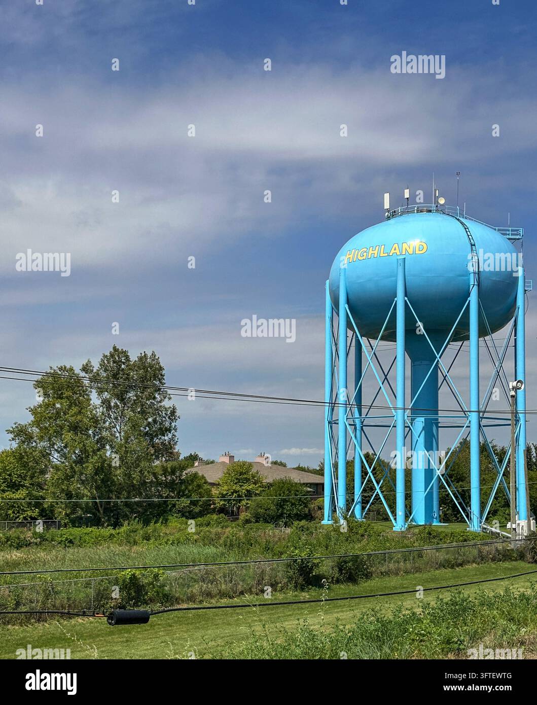 Torre dell'acqua per la città di Highland, Indiana USA - Highland, IN USA - 5 settembre 2026 - Immagine stock catturata con smartphone