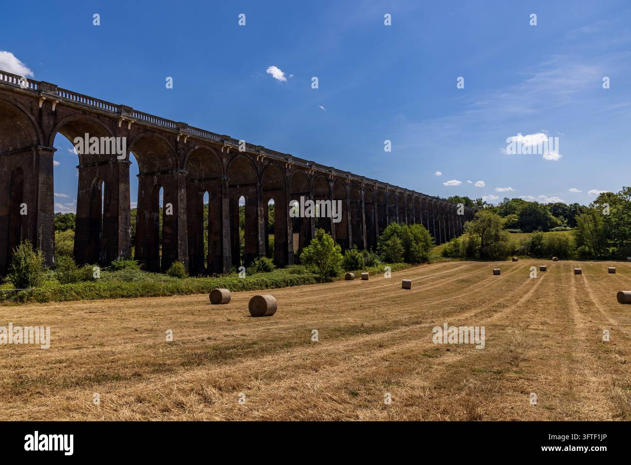 Il viadotto della valle dell'Ouse in una giornata estiva soleggiata Foto Stock