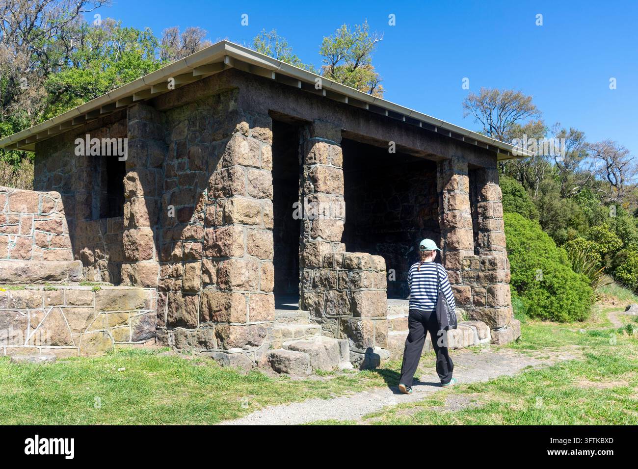 Insegna di The Bellbird, Riserva scenica di Kennedys Bush, Summit Road, Penisola di Banks, Regione di Canterbury, Nuova Zelanda Foto Stock
