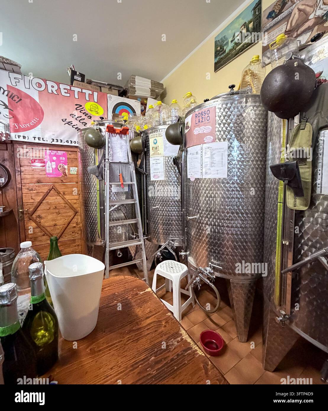 La favolosa Cantina Fioretti a Ceprano, Italia - Immagine stock catturata con smartphone