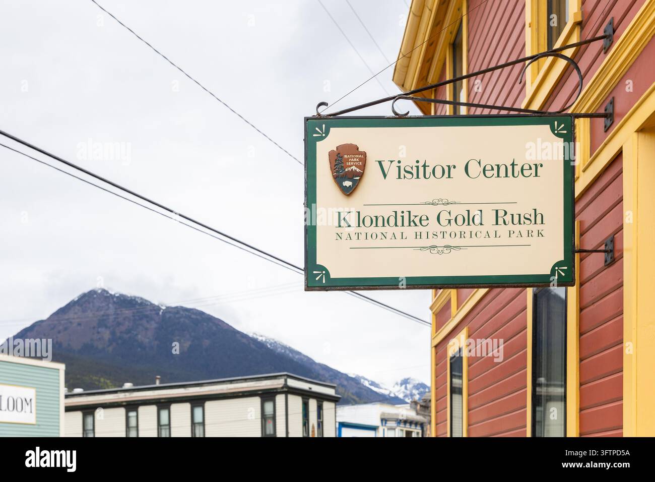 Il centro informazioni per i visitatori nel centro di Skagway contiene informazioni storiche sulla città e informazioni per gli ospiti. Foto Stock