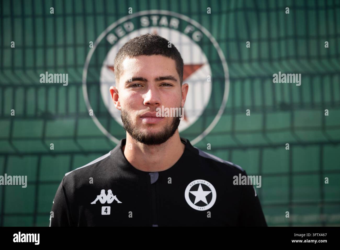 ©PHOTOPQR/LE PARISIEN/Le Parisien / Arnaud Journois ; LA COURNEUVE ; 08/10/2026 ; Stade Marville, La Courneuve (Seine Saint Denis) l'8 ottobre 2026. Calcio. Ligue 2. Elyaz Zidane, figlio di Zinédine Zidane, giocatore del Red Star Foto Le Parisien / Arnaud Journois  LA COURNEUVE; 8 ottobre 2026; Stade Marville, La Courneuve (Seine-Saint-Denis), 8 ottobre 2026. Calcio. Ligue 2. Elyaz Zidane, figlio di Zinédine Zidane, giocatore del Red Star. Foto Stock