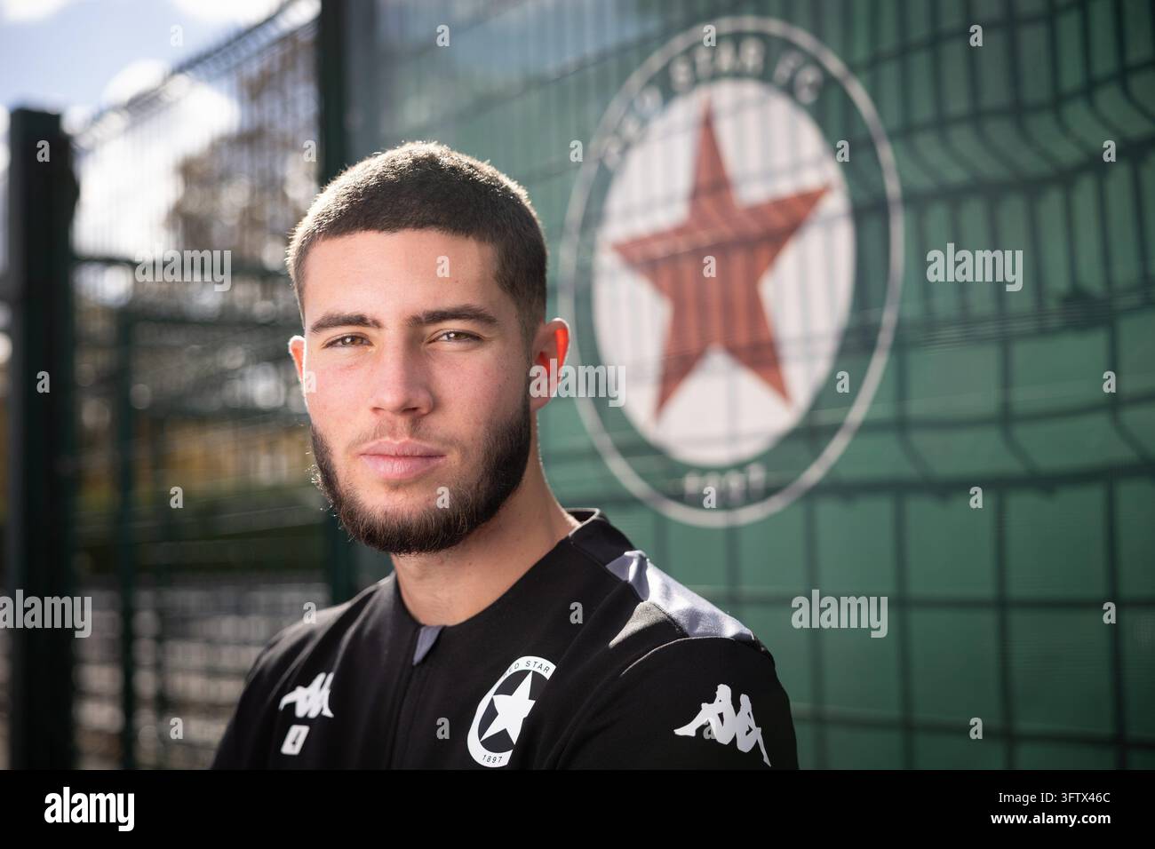 ©PHOTOPQR/LE PARISIEN/Le Parisien / Arnaud Journois ; LA COURNEUVE ; 08/10/2026 ; Stade Marville, La Courneuve (Seine Saint Denis) l'8 ottobre 2026. Calcio. Ligue 2. Elyaz Zidane figlio di Zinédine Zidane, giocatore del Red Star Foto Le Parisien / Arnaud Journois  LA COURNEUVE; 8 ottobre 2026; Stade Marville, La Courneuve (Seine-Saint-Denis), 8 ottobre 2026. Calcio. Ligue 2. Elyaz Zidane, figlio di Zinédine Zidane, giocatore del Red Star. Foto Stock