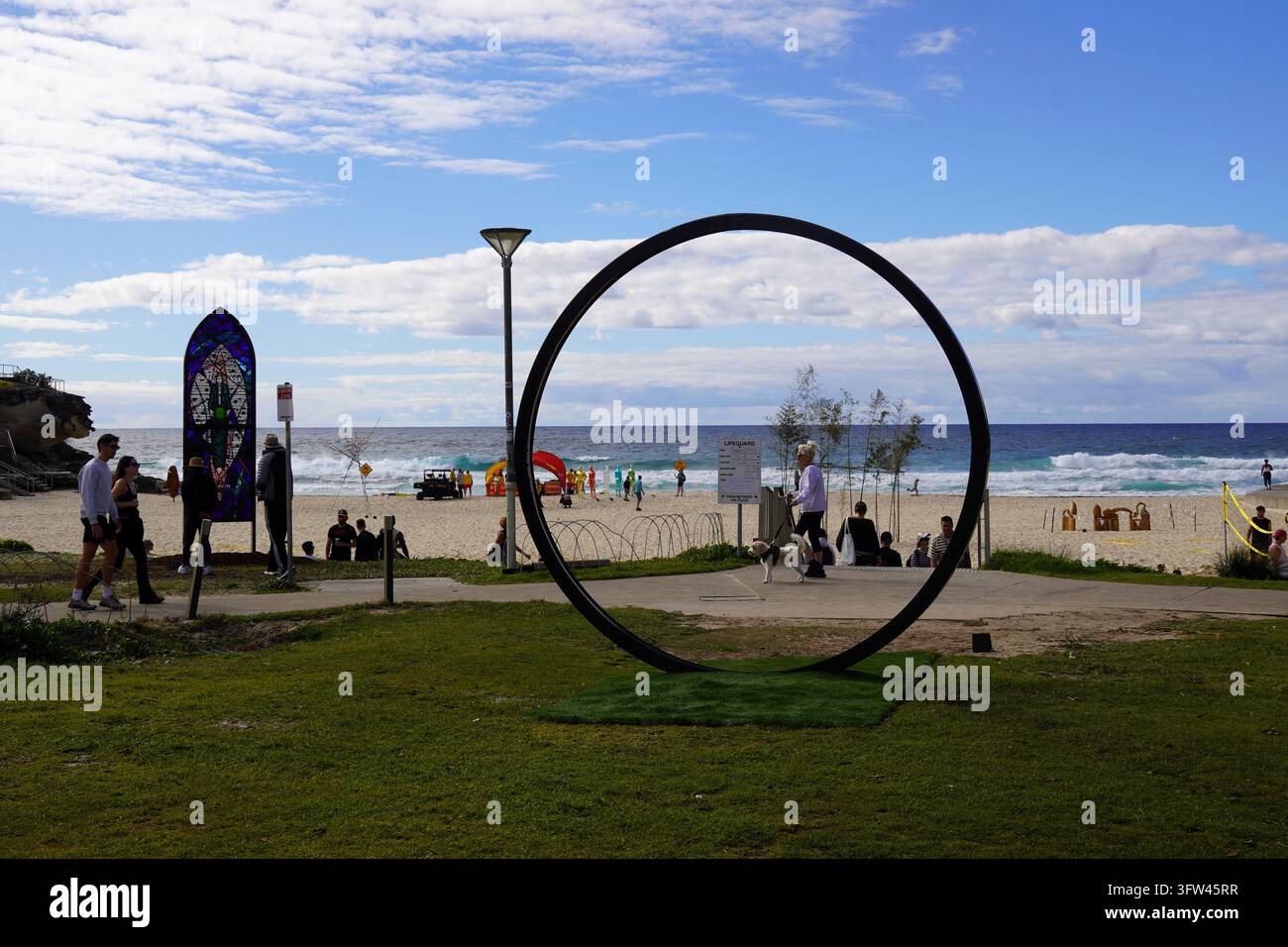 Spiaggia di Tamarama durante SCULPTURE BY THE SEA 2026 Foto Stock