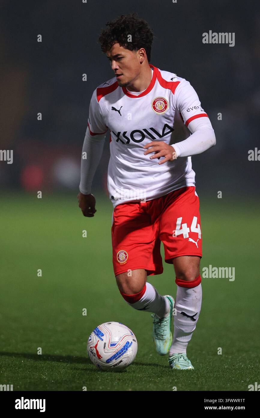 Phoenix Patterson dello Stevenage con il pallone durante la partita di Sky Bet League One Stevenage contro Plymouth Argyle allo Lamex Stadium, Stevenage, Regno Unito il 20 ottobre 2026 (Foto di Harvey Murphy/News Images) Foto Stock