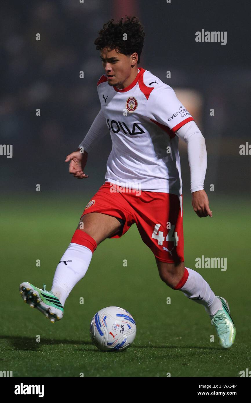 Stevenage, UK. 20 ott., 2026. Phoenix Patterson di Stevenage con la palla durante la partita Sky Bet League One Stevenage contro Plymouth Argyle al Lamex Stadium, Stevenage, Regno Unito il 20 ottobre 2026 (Foto di Harvey Murphy/News Images) a Stevenage, Regno Unito il 20/10/2026. (Foto di Harvey Murphy/News Images/Sipa USA) Credito: Sipa USA/Alamy Live News Foto Stock
