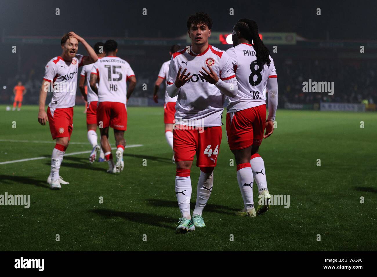 Stevenage, UK. 20 ott., 2026. Phoenix Patterson di Stevenage celebra il gol durante la partita Sky Bet League One Stevenage contro Plymouth Argyle al Lamex Stadium, Stevenage, Regno Unito il 20 ottobre 2026 (Foto di Harvey Murphy/News Images) a Stevenage, Regno Unito il 10/20/2026. (Foto di Harvey Murphy/News Images/Sipa USA) Credit: Sipa USA/Alamy Live News Foto Stock