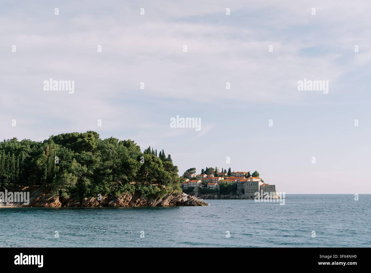 Hotel Aman sull'isola di Sveti Stefan Montenegro Vista costiera Foto Stock