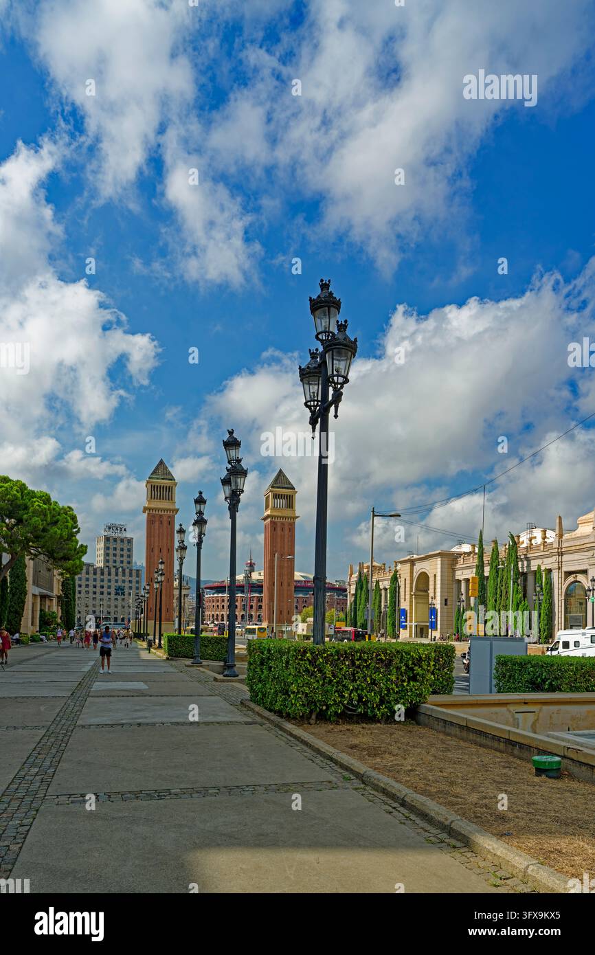 Vista stradale, Centro Congressi, Fira Barcelona Montjuïc, Torres Venecianes Foto Stock