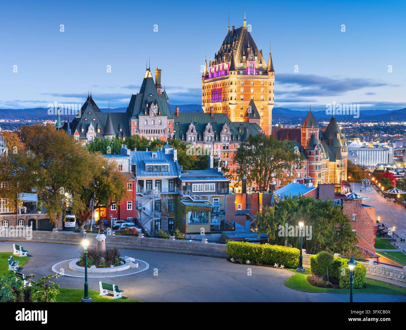 Vecchia Québec, Canada con il distretto storico della vecchia città al crepuscolo. Foto Stock