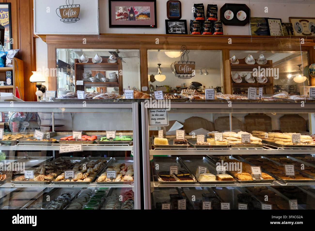 Bancone di pasticceria in una tradizionale panetteria vecchio stile, Niagara-on-the-Lake, Ontario Foto Stock
