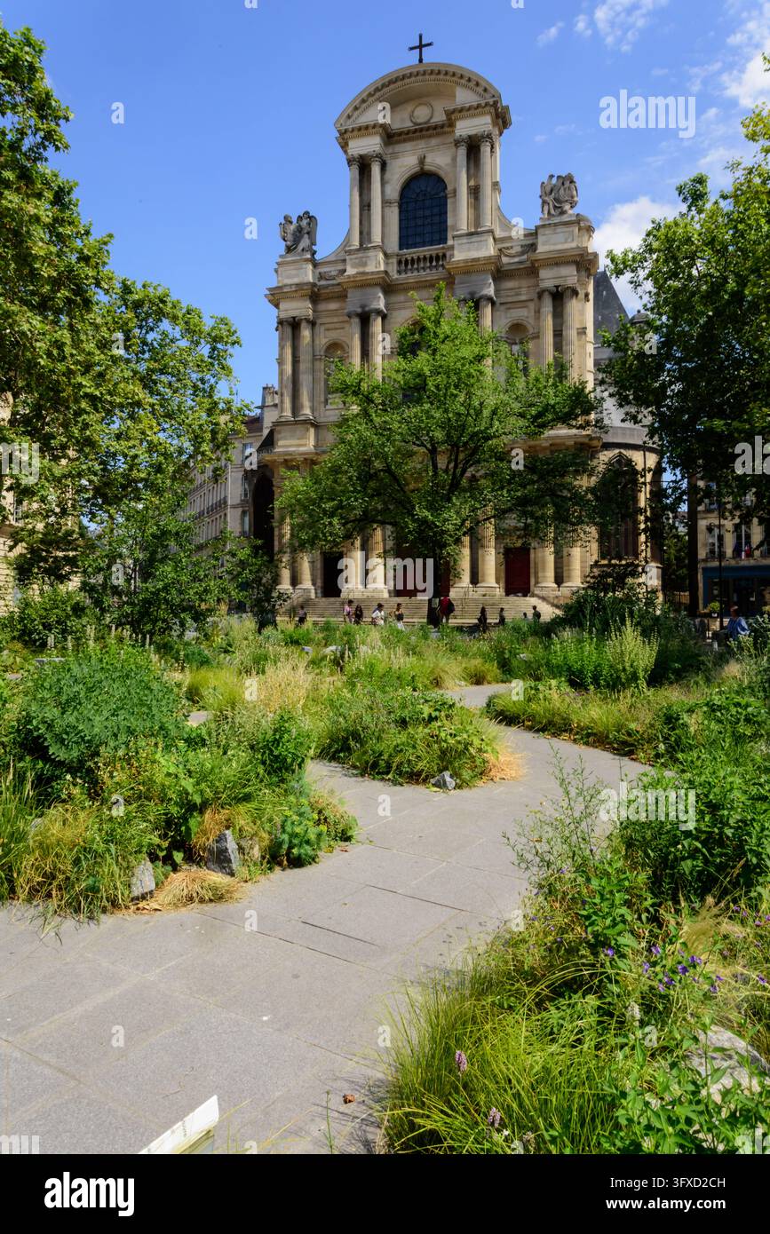 Parigi, Le Marais, Place Saint-Gervais, Jardin du 13 novembre 2015 // Parigi, Le Marais, Place Saint-Gervais, Giardino commemorativo per gli attentati di Parigi il t Foto Stock