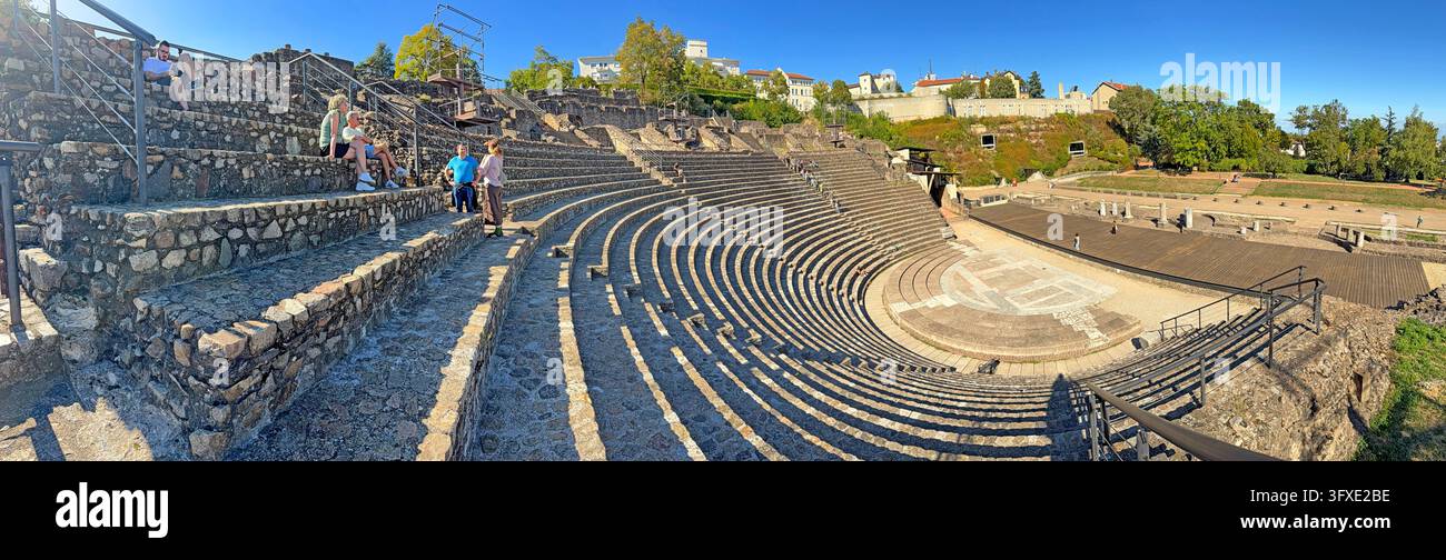 Terrazze del teatro romano antico sulla collina di Fourvière a Lione, Francia Foto Stock