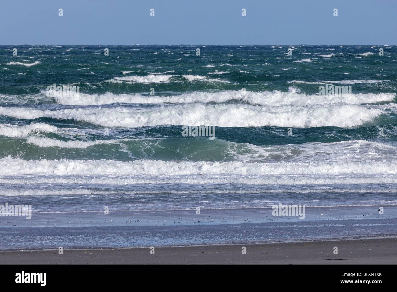 Onde, surf, spiaggia nord, duna, Heligoland, Schleswig-Holstein, Germania Foto Stock