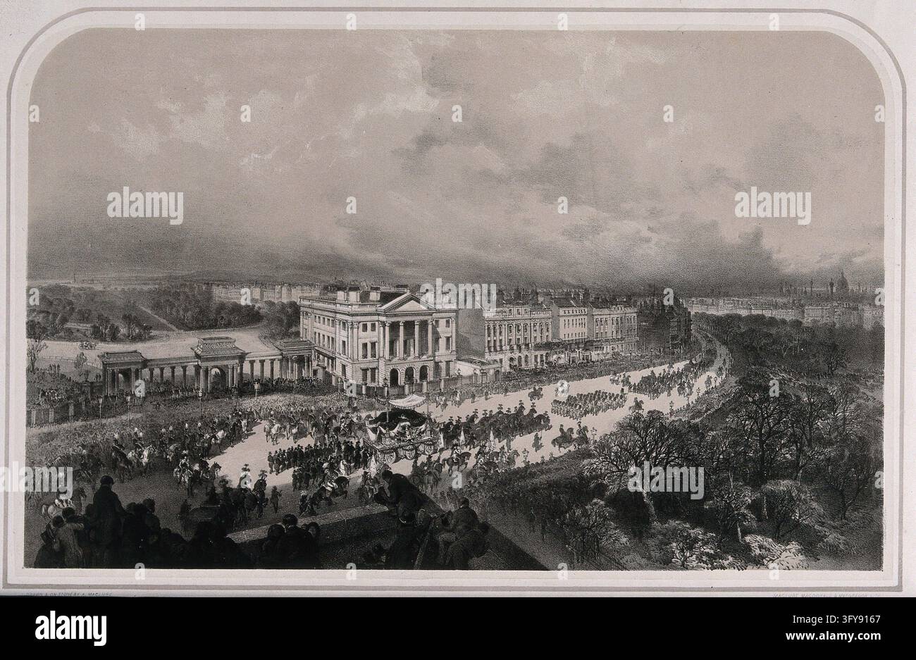 Il corteo funebre del Duca di Wellington che passa davanti ad Apsley House a Londra nel 1852. Litografia di A. Maclure Foto Stock