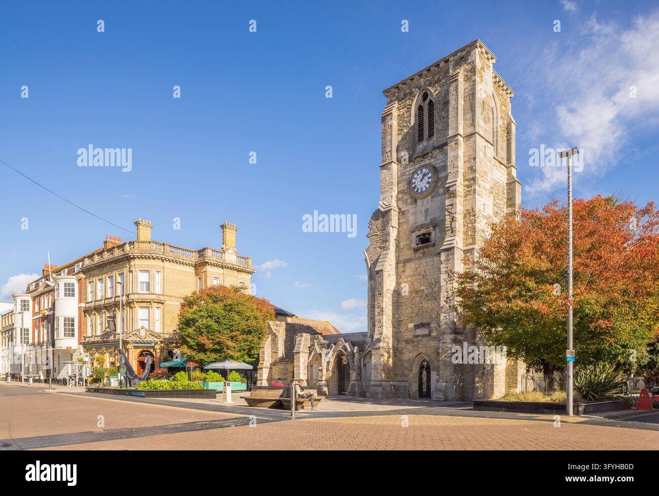 La chiesa di Holy Rood a Southampton è stata distrutta nella Seconda Guerra Mondiale e ora è un memoriale per i marinai della Marina Mercantile Foto Stock