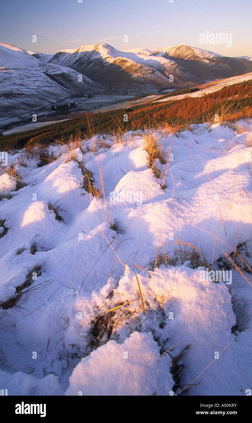 Paesaggio Di Inverno vicino al tramonto guardando attraverso Moffat Dale al coperto di neve sulle colline a Moffat Scozia UK Foto Stock