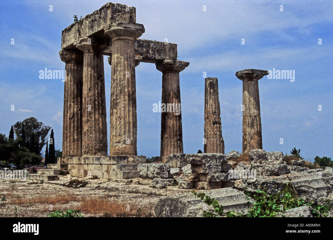 Tempio di Apollo rovine CORINTO GRECIA Foto Stock