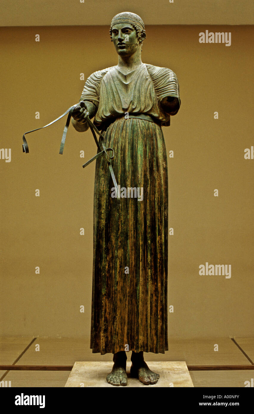 Statua di auriga DELPHI GRECIA Foto Stock