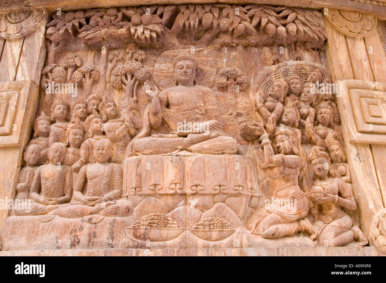 Insegnamento del Buddha dèi dopo la salita al cielo di Trayatrimsa 33 dèi egli è seduto sul trono di Indra Foto Stock