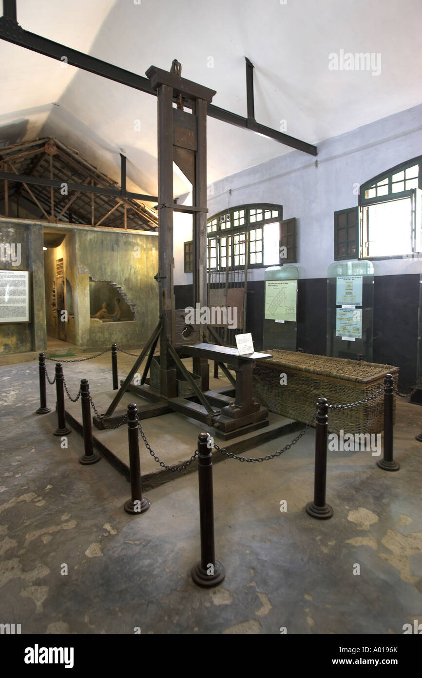 Ghigliottina Francese di infamous e il vietnamita Hoa Lo carcere anche chiamato Hanoi Hilton Vietnam Foto Stock