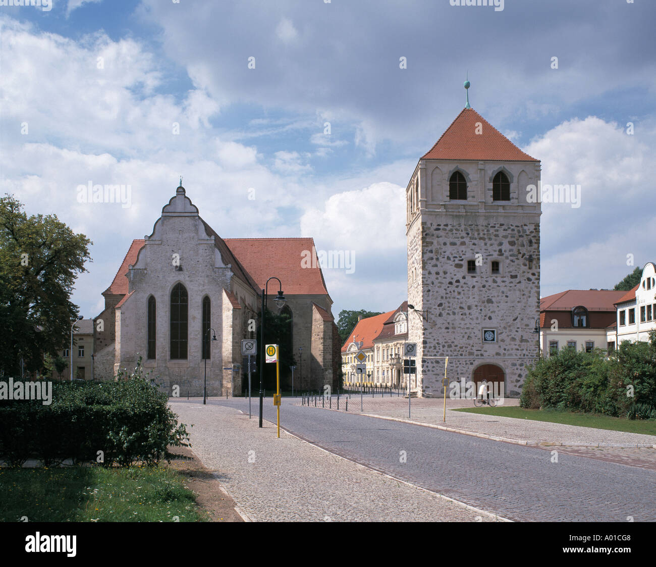 Bartholomaeikirche und Dicker Turm an der Schlossfreiheit a Zerbst, Sassonia-Anhalt Foto Stock