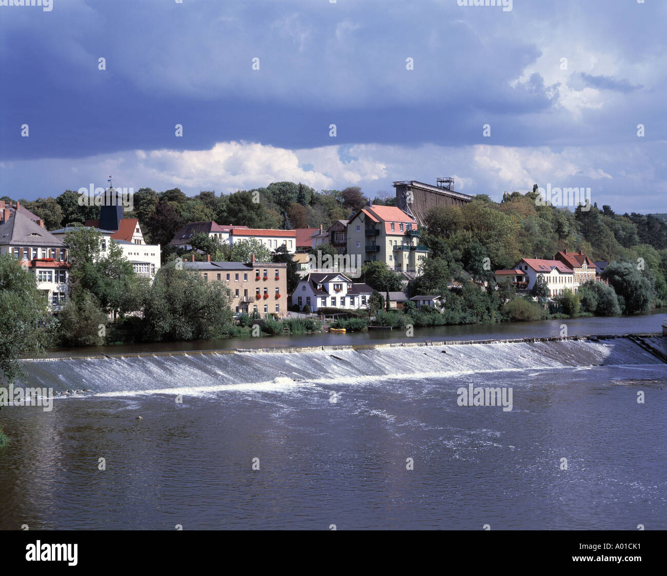 Saalelandschaft mit Kurviertel Bad Koesen, Sassonia-Anhalt Foto Stock