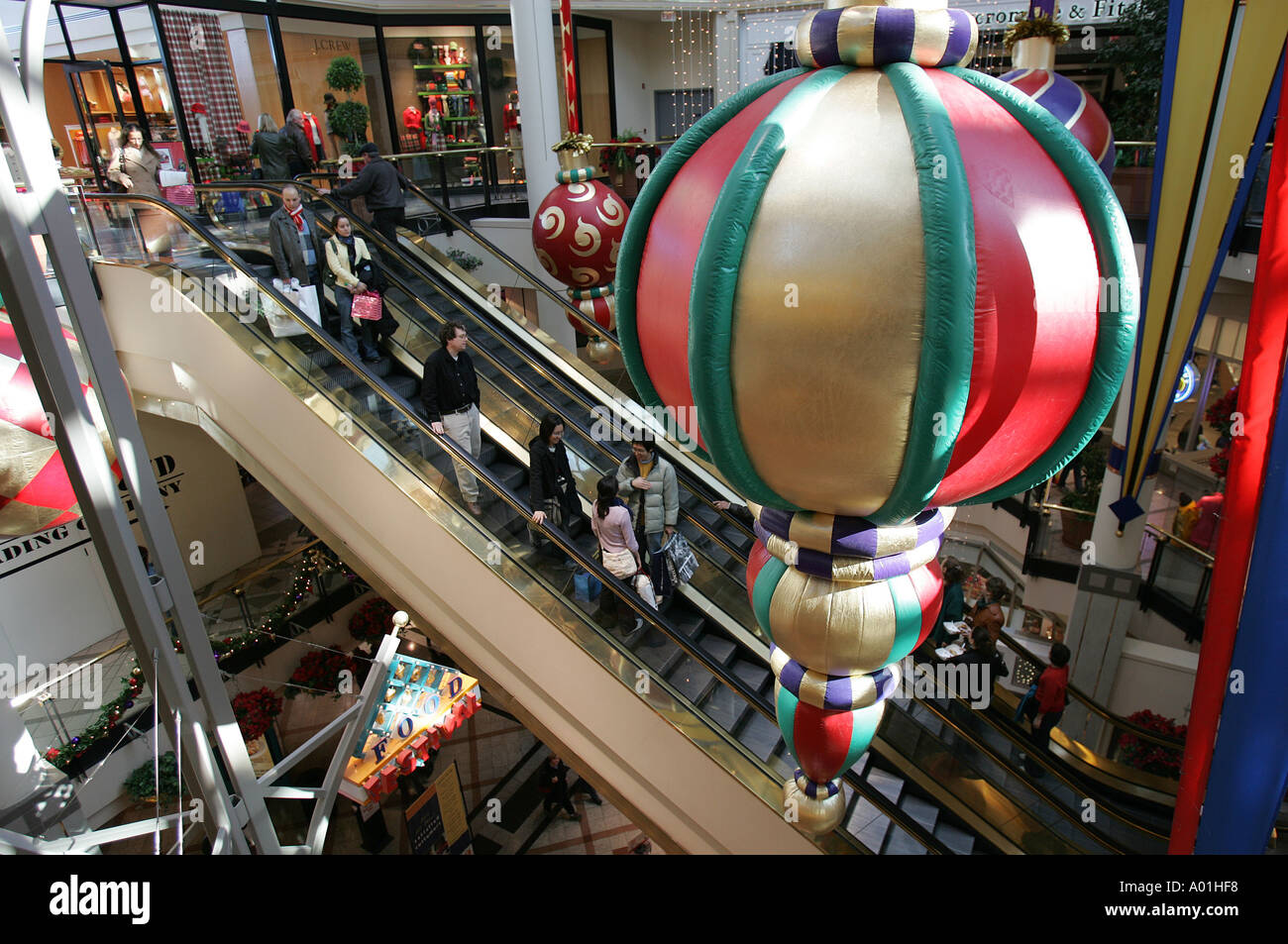 Decorazioni di Natale, shopping mall, Cambridge, Massachusetts Foto Stock