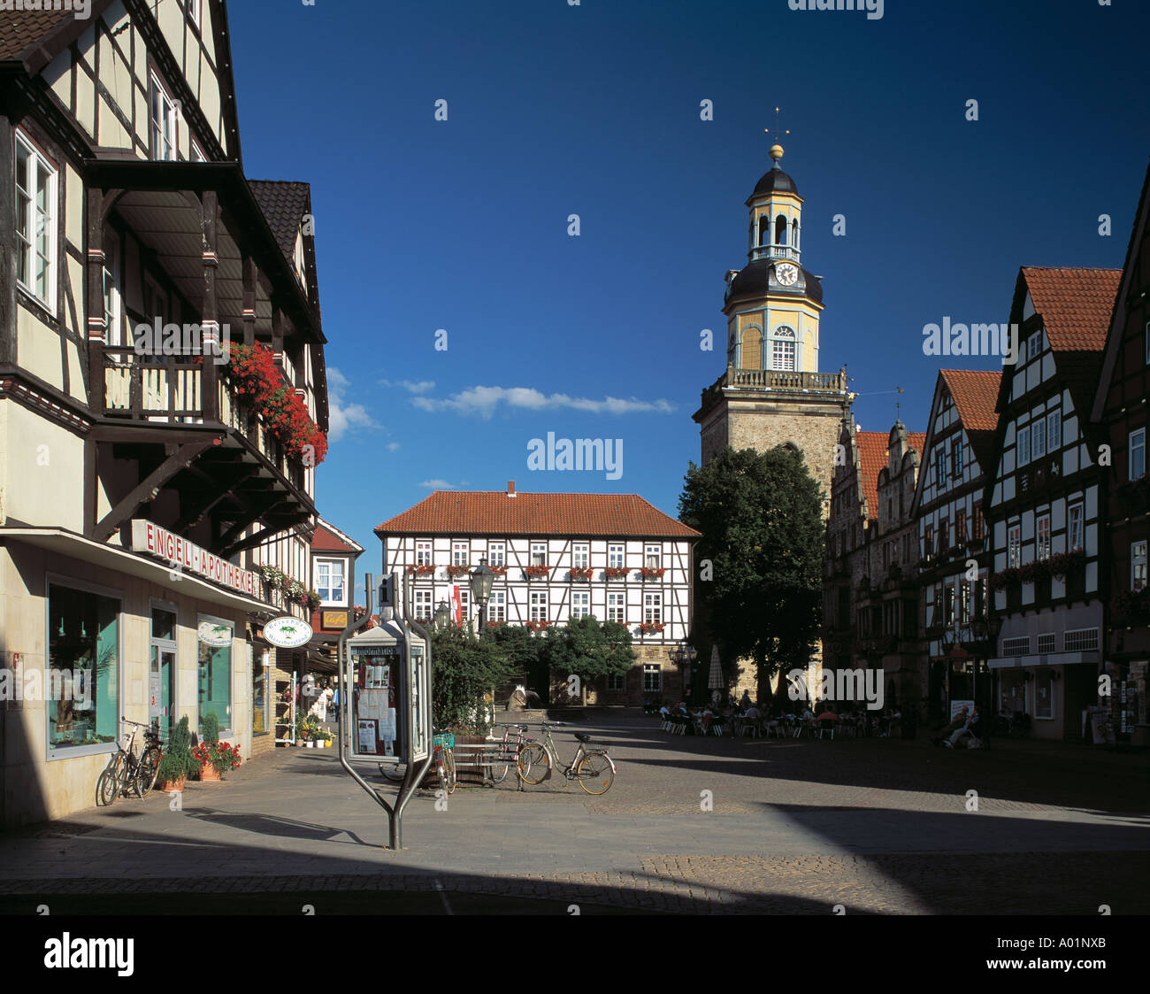 Marktplatz mit Buergerhaus und San Nikolai-Kirche a Rinteln, Weser, Weserbergland-Schaumburg Naturpark-Hameln, Bassa Sassonia Foto Stock