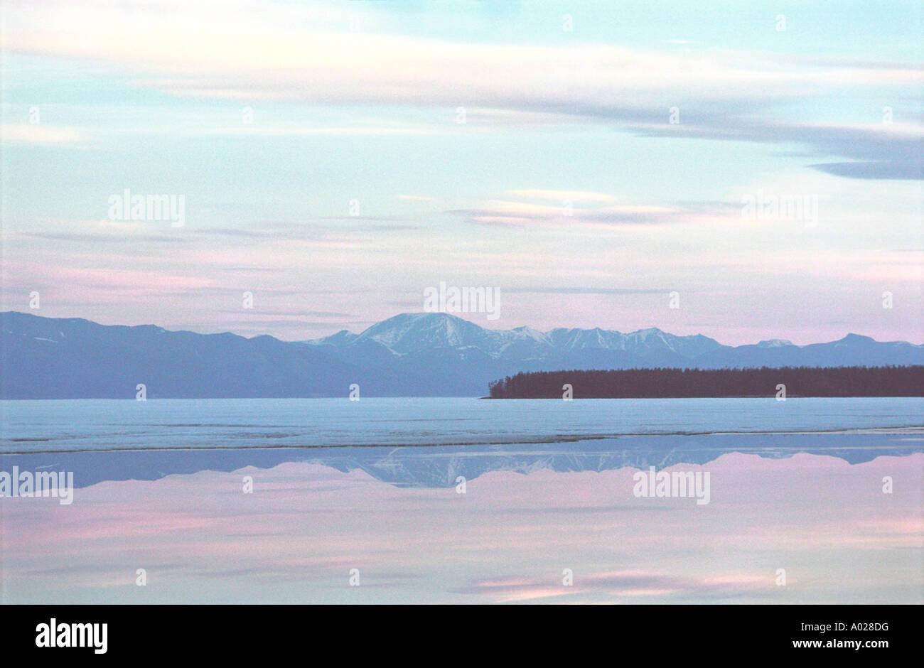 Lago Khuvsgul a sunrise. A nord della Mongolia Foto Stock