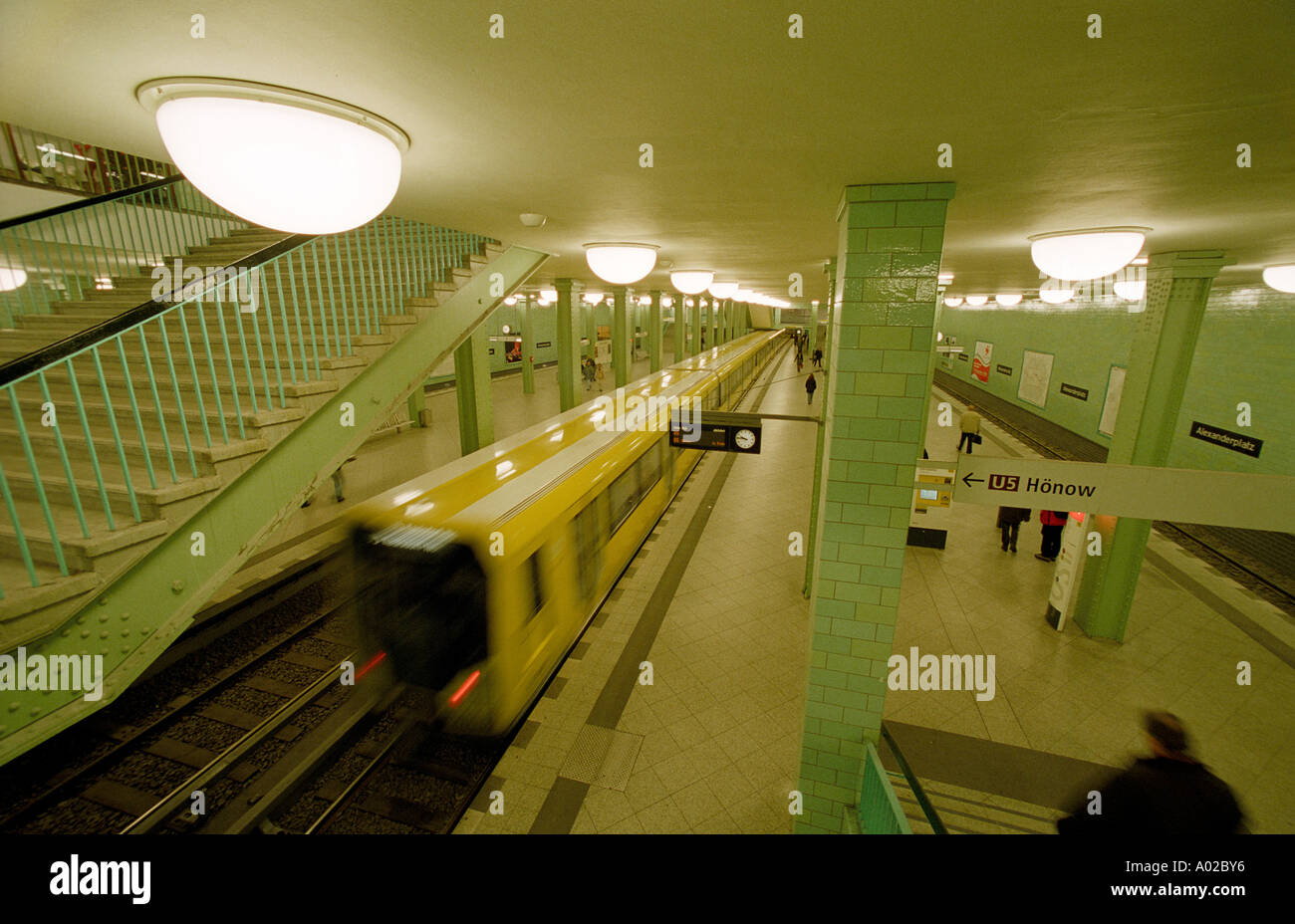 Berlino la capitale della Germania unificata nel 2006. Le immagini mostrano l'architettura moderna sia nella ex Berlino Ovest e Berlino est. Foto Stock