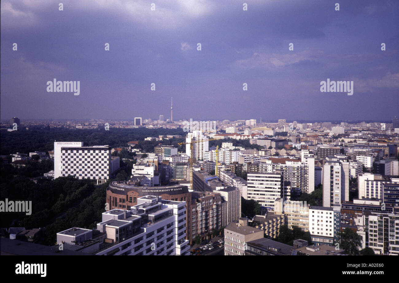 Berlin Blick nach Ostberlin mit Fernsehturm Foto Stock